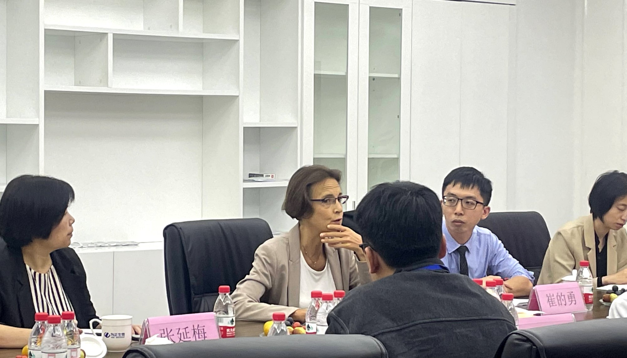 比利时驻广州领事馆及厦门贸促会领导莅临伟德国际1946官网考察交流 (2).jpg