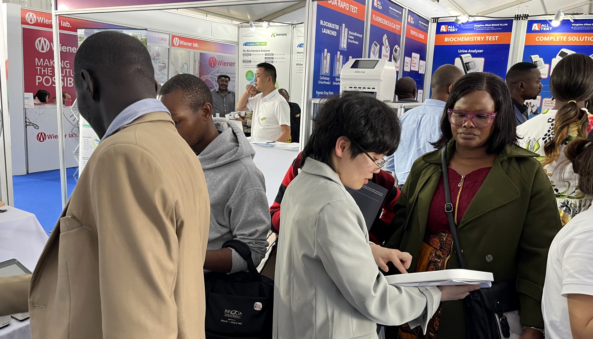 伟德国际1946官网亮相Medic East Africa 2023 (2).jpg